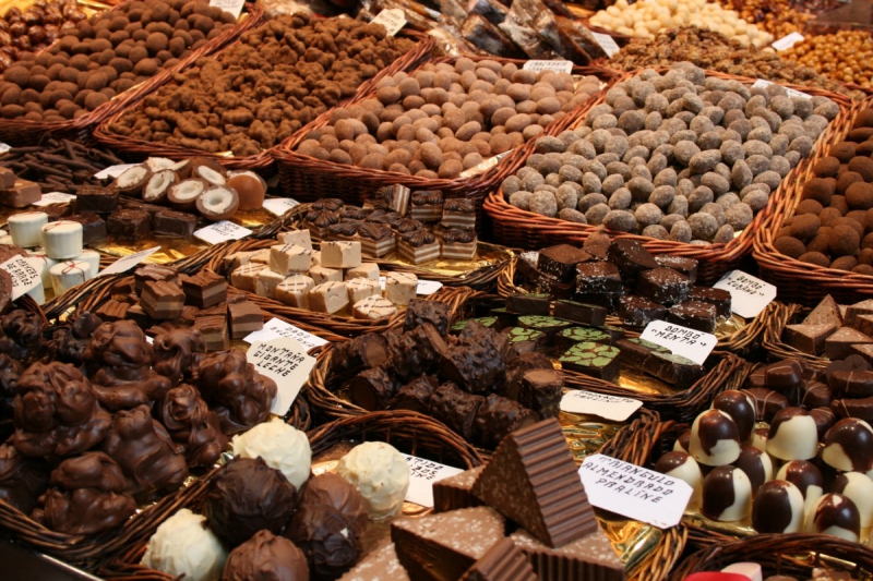 vitrine-PUGET ROSTANG-min_chocolates_chocolate_nibble_sweetness_fine_chocolates_gourmet_candy_brand-752083